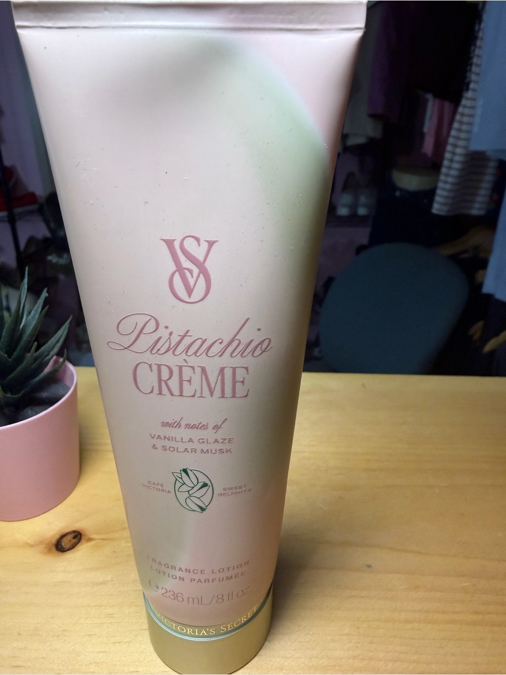 Victoria's Secret Pistachio Crème Fragrance Lotion - Pale Pink